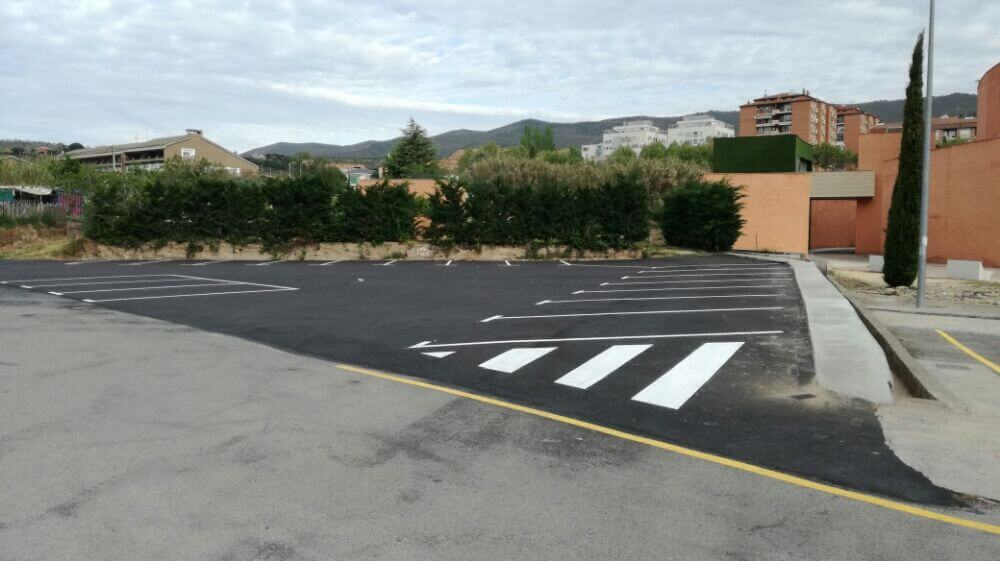 Lee más sobre el artículo Adecentada nueva zona aparcamiento frente a Fuente Lavero