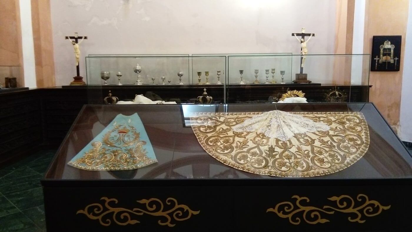 Lee más sobre el artículo La visita guiada a la iglesia de San Cosme y San Damián incorpora un museo en la sacristía