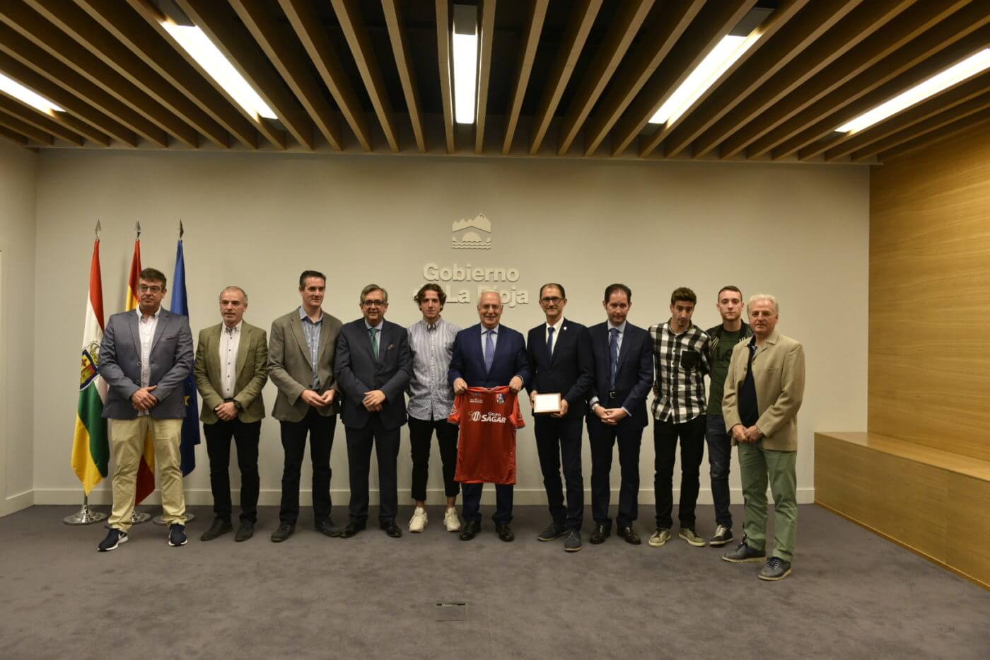 Lee más sobre el artículo Ceniceros recibe al CD Calahorra tras su ascenso a 2ª B