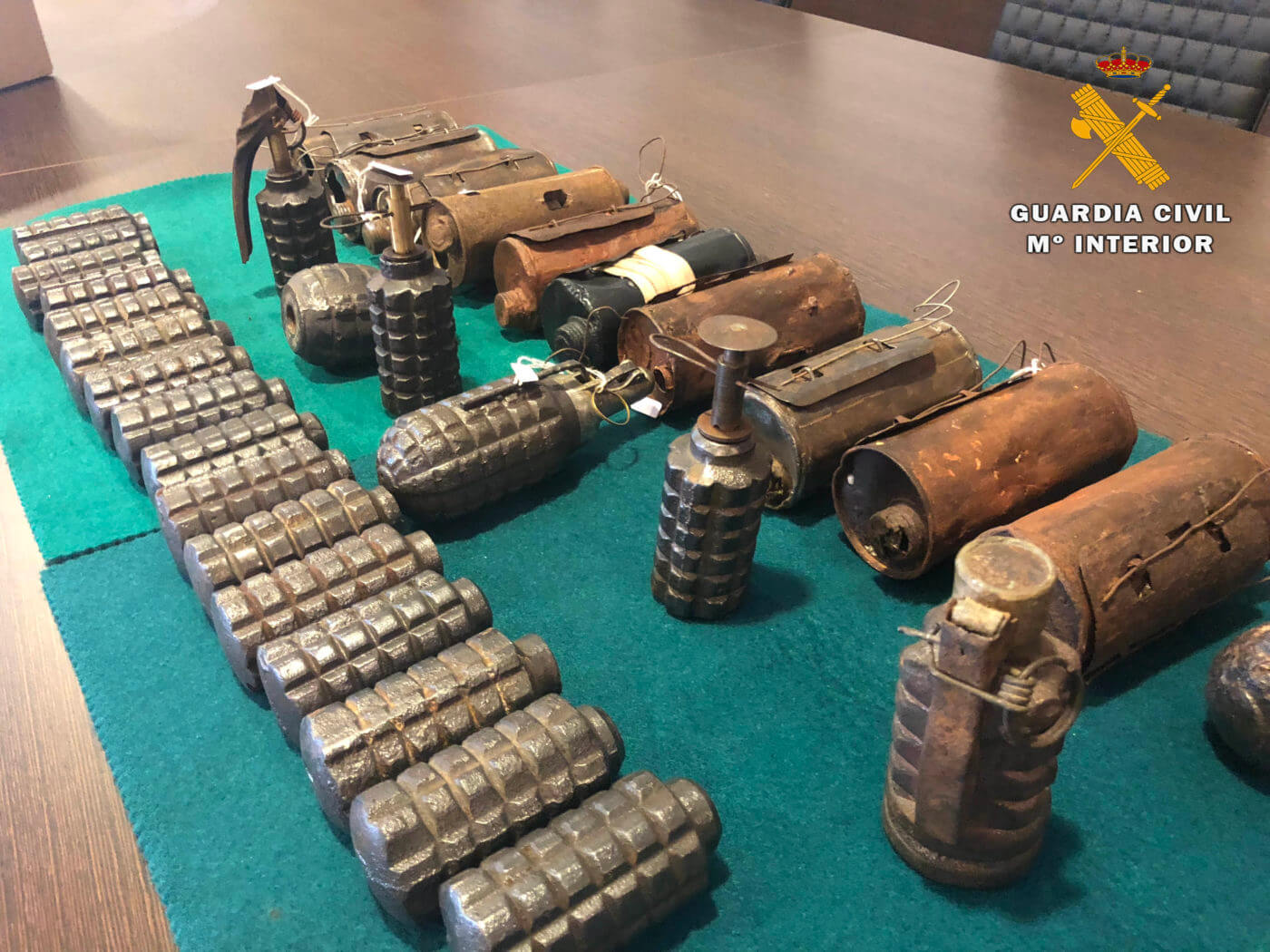 Lee más sobre el artículo La Guardia Civil interviene 23 granadas de mano puestas a la venta en la feria de antigüedades de Munilla