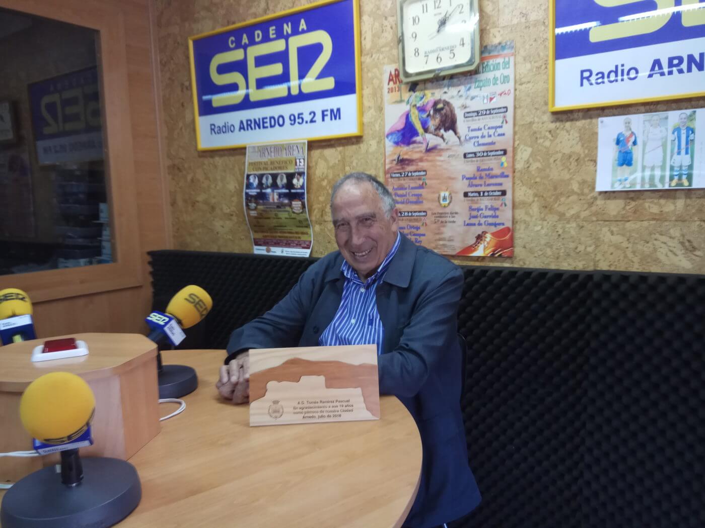 Lee más sobre el artículo El Ayuntamiento de Arnedo agradece a Tomás Ramírez su labor como párroco durante 19 años