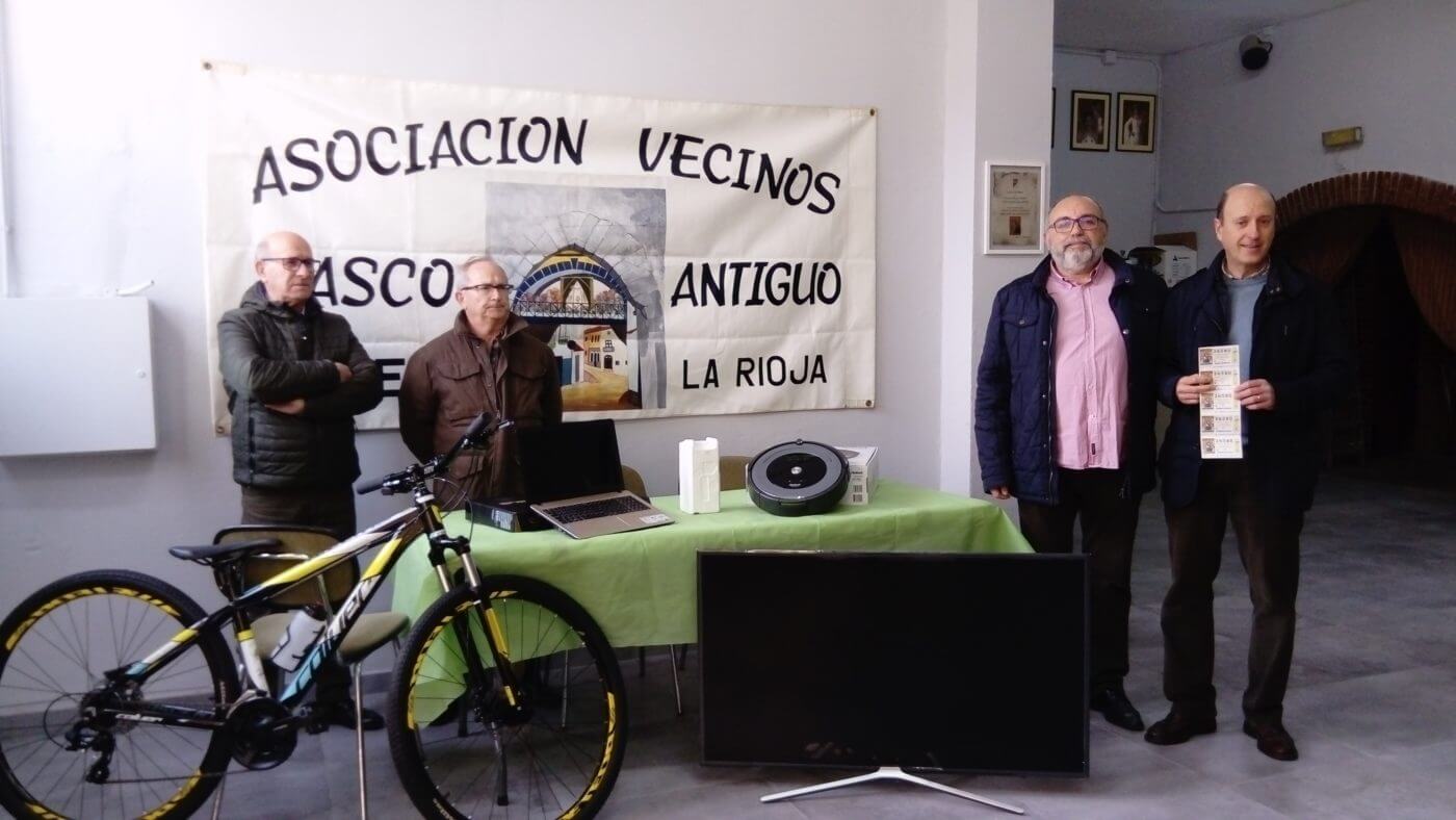 Lee más sobre el artículo La Asociación de Vecinos del Casco Antiguo de Arnedo entrega premio sorteo Mercado Kan de Vico