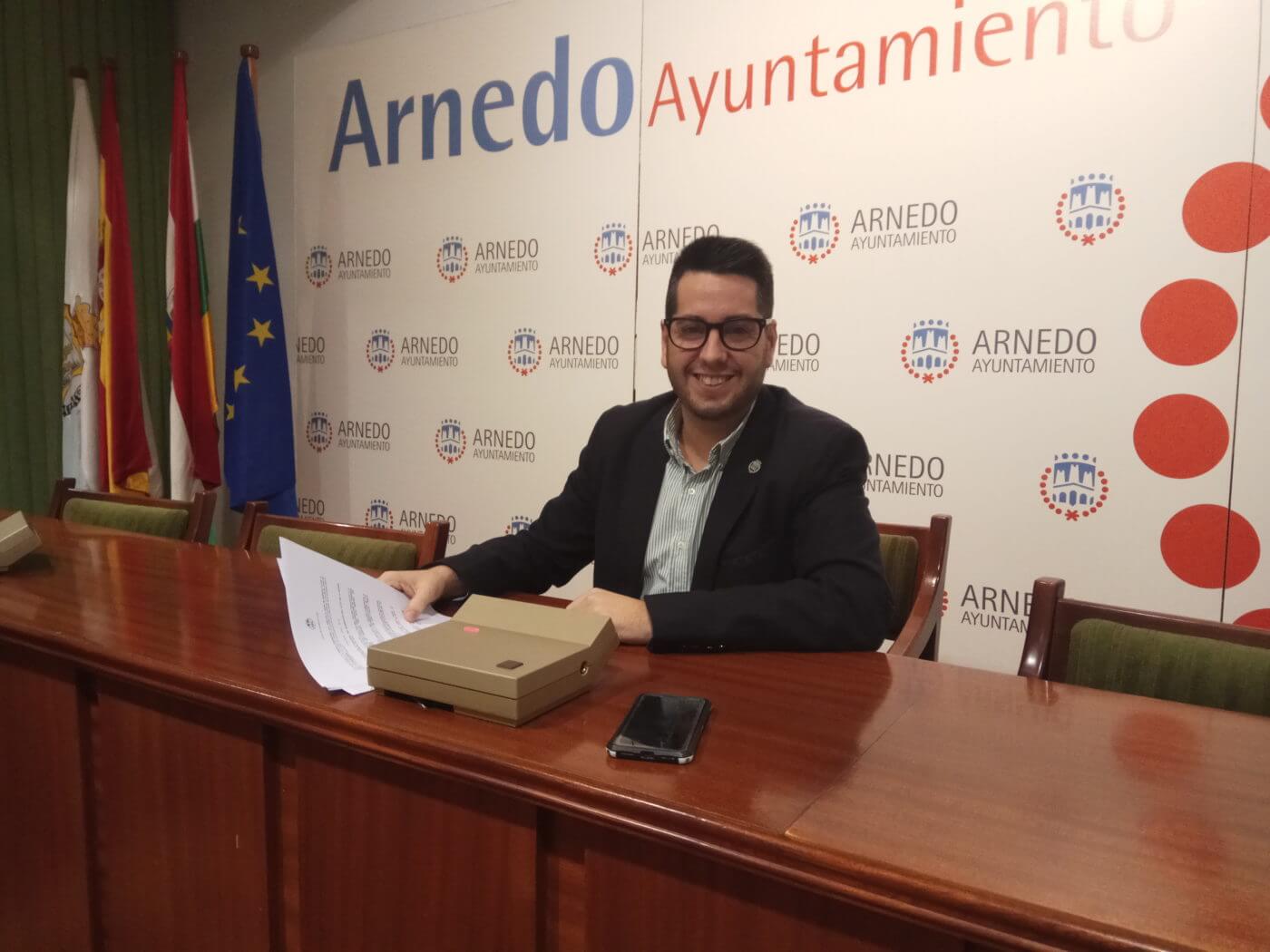 Lee más sobre el artículo El alcalde muestra su apoyo a los profesionales de la sanidad pública y alerta de nuevos recortes