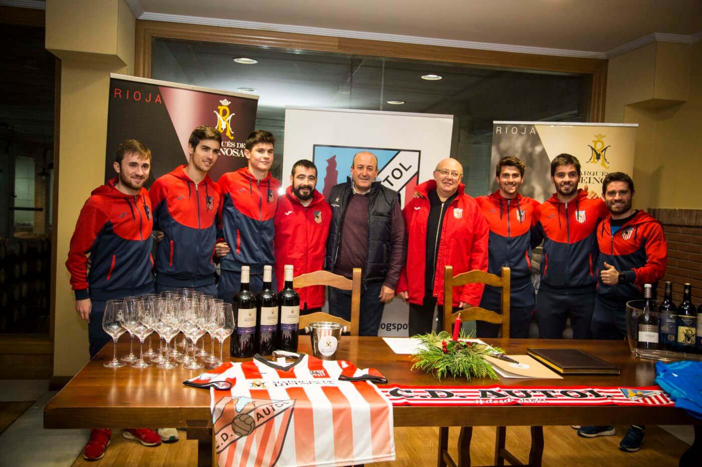 Lee más sobre el artículo Bodegas Marqués de Reinosa patrocinará al CD Autol durante cinco temporadas