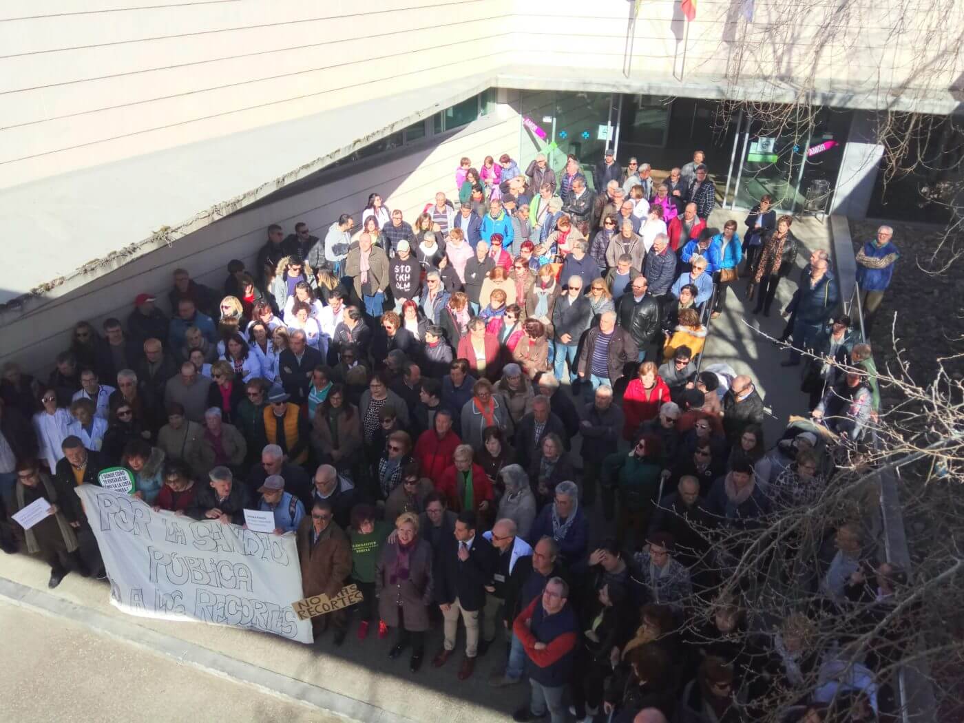 Lee más sobre el artículo Los profesionales del Centro de Salud de Arnedo convocan una concentración el sábado 2 en la Puerta Munillo
