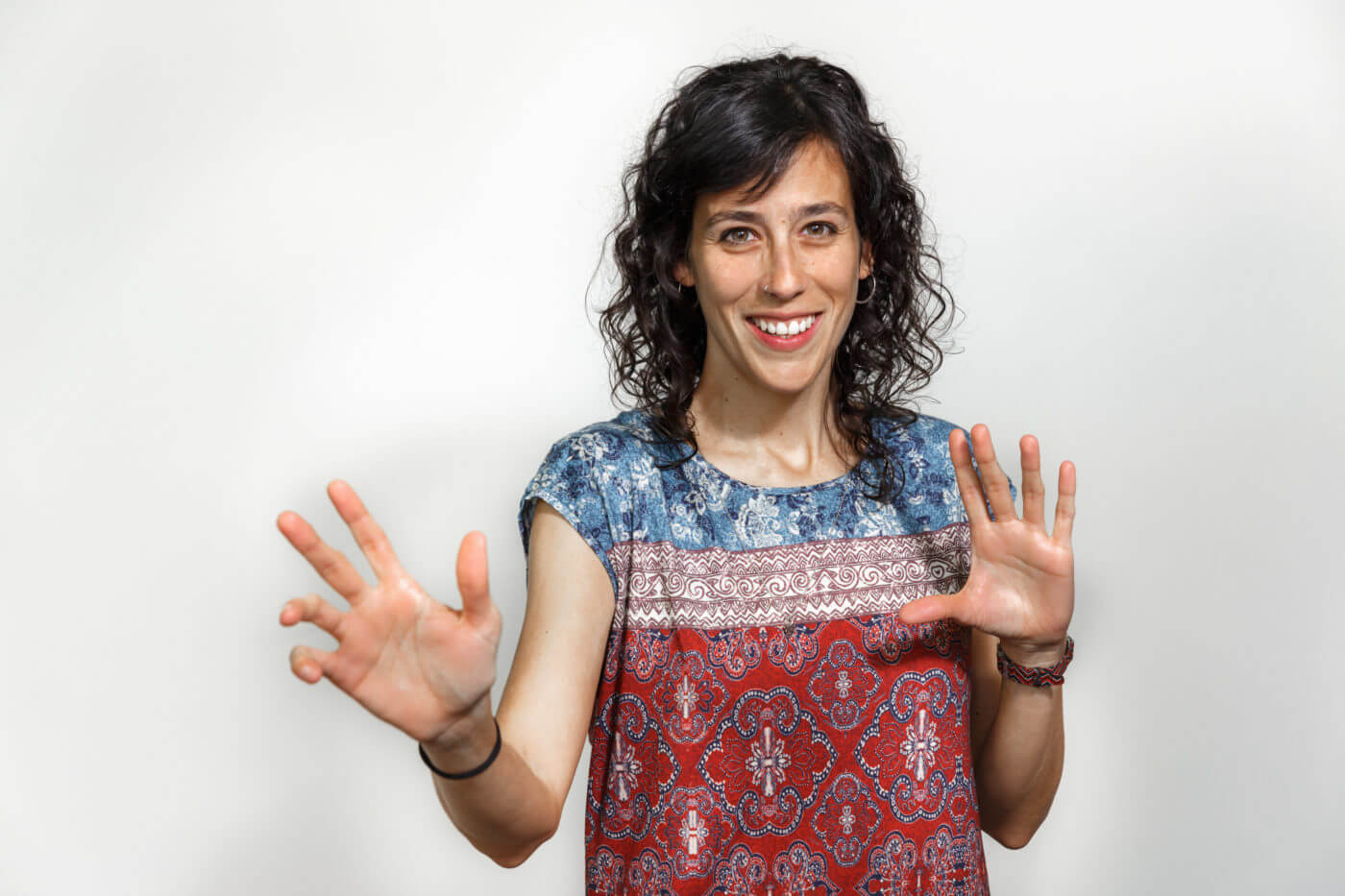 Lee más sobre el artículo La calagurritana Marina Alonso finalista en la séptima edición de monólogos científicos de FameLab España