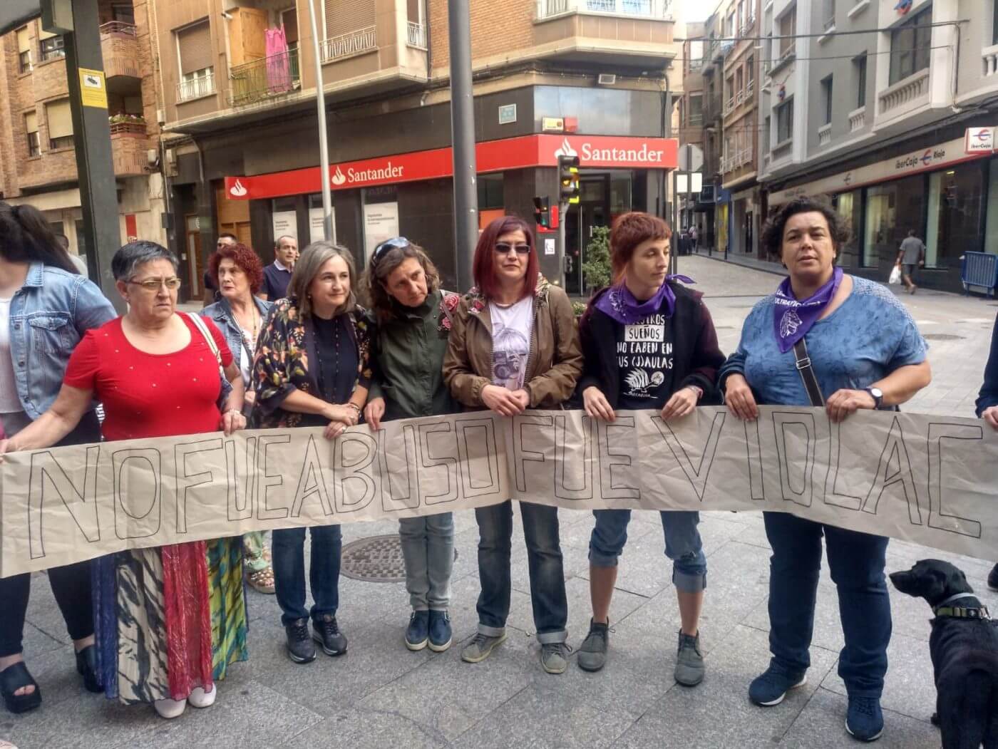Lee más sobre el artículo El Colectivo Feminista Luz Ultravioleta celebra que se reconozca como violación el caso de ‘La manada’