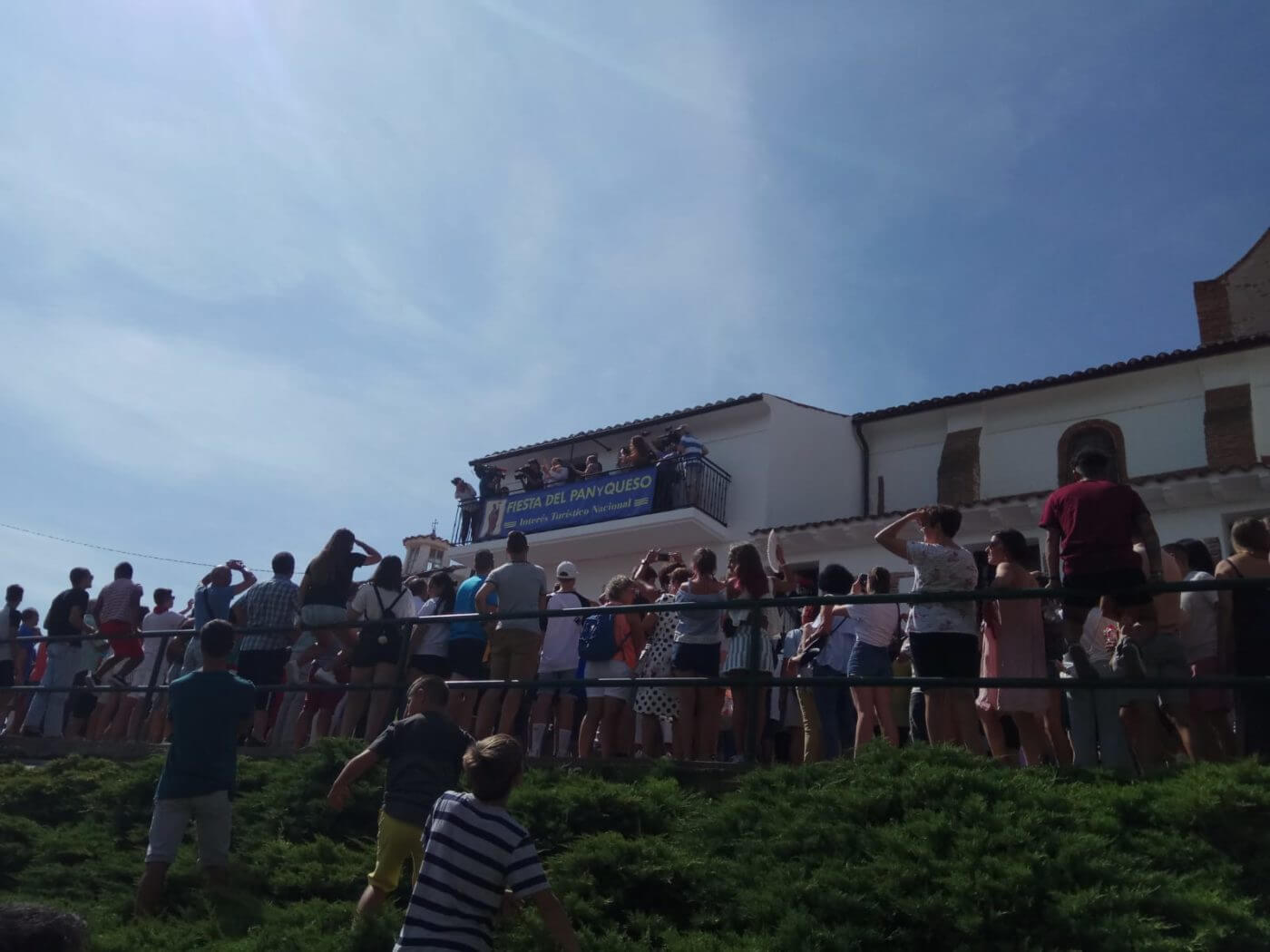 Lee más sobre el artículo Quel celebra el 540 aniversario del lanzamiento del ‘Pan y Queso’ con el objetivo de lograr el reconocimiento de fiesta de Interés Turístico Internacional