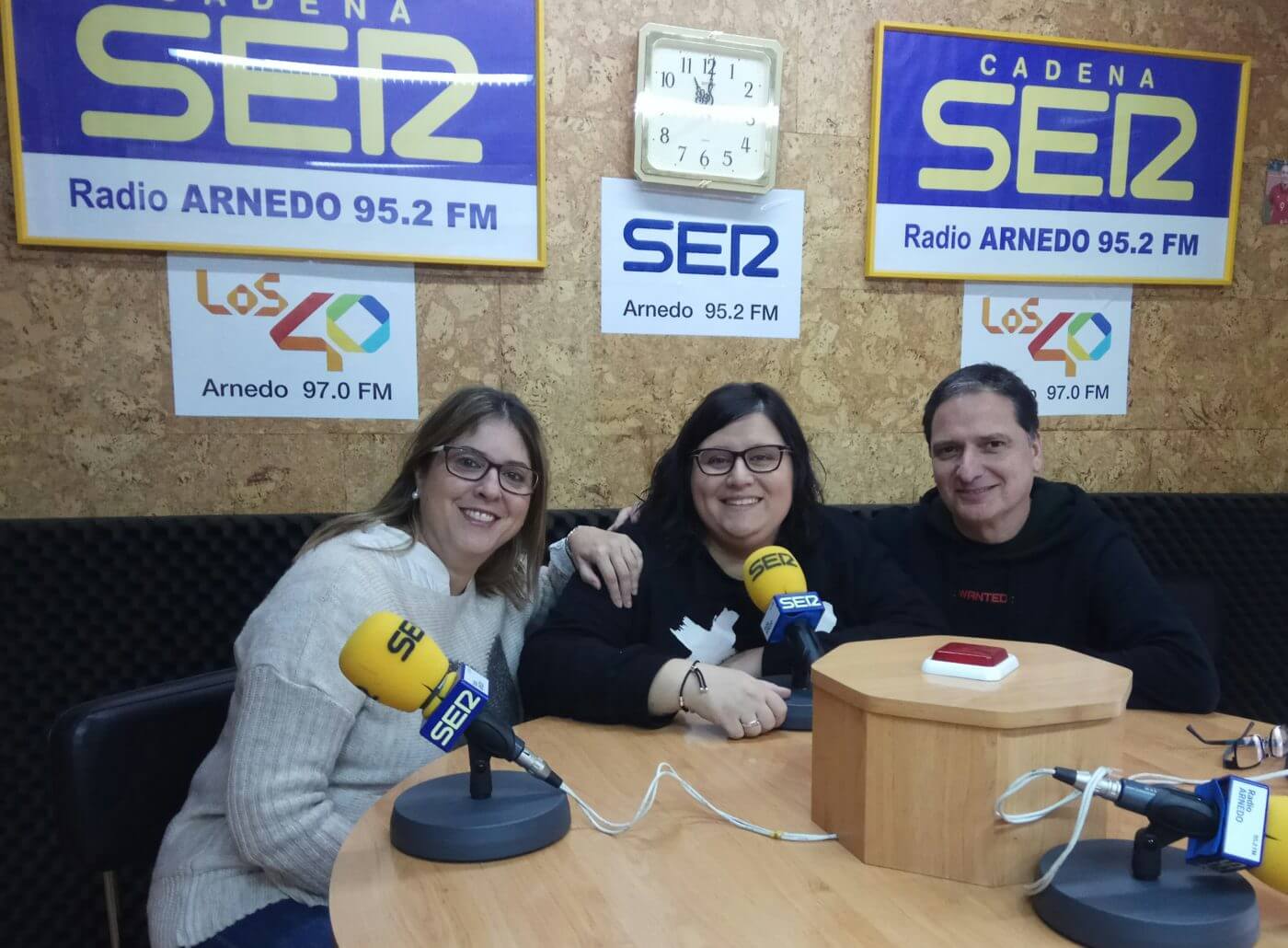 Lee más sobre el artículo La educadora social y experta en violencia de género Marina Marroquí imparte talleres de prevención a adolescentes, familias y docentes