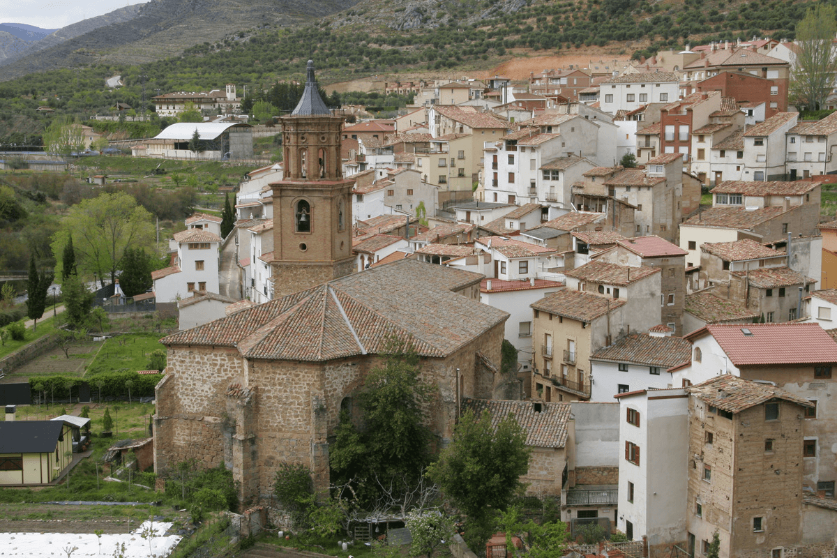 Lee más sobre el artículo La CHE adjudica el encauzamiento y pavimentación de la calle Yasa de Arnedillo por 376.878 euros