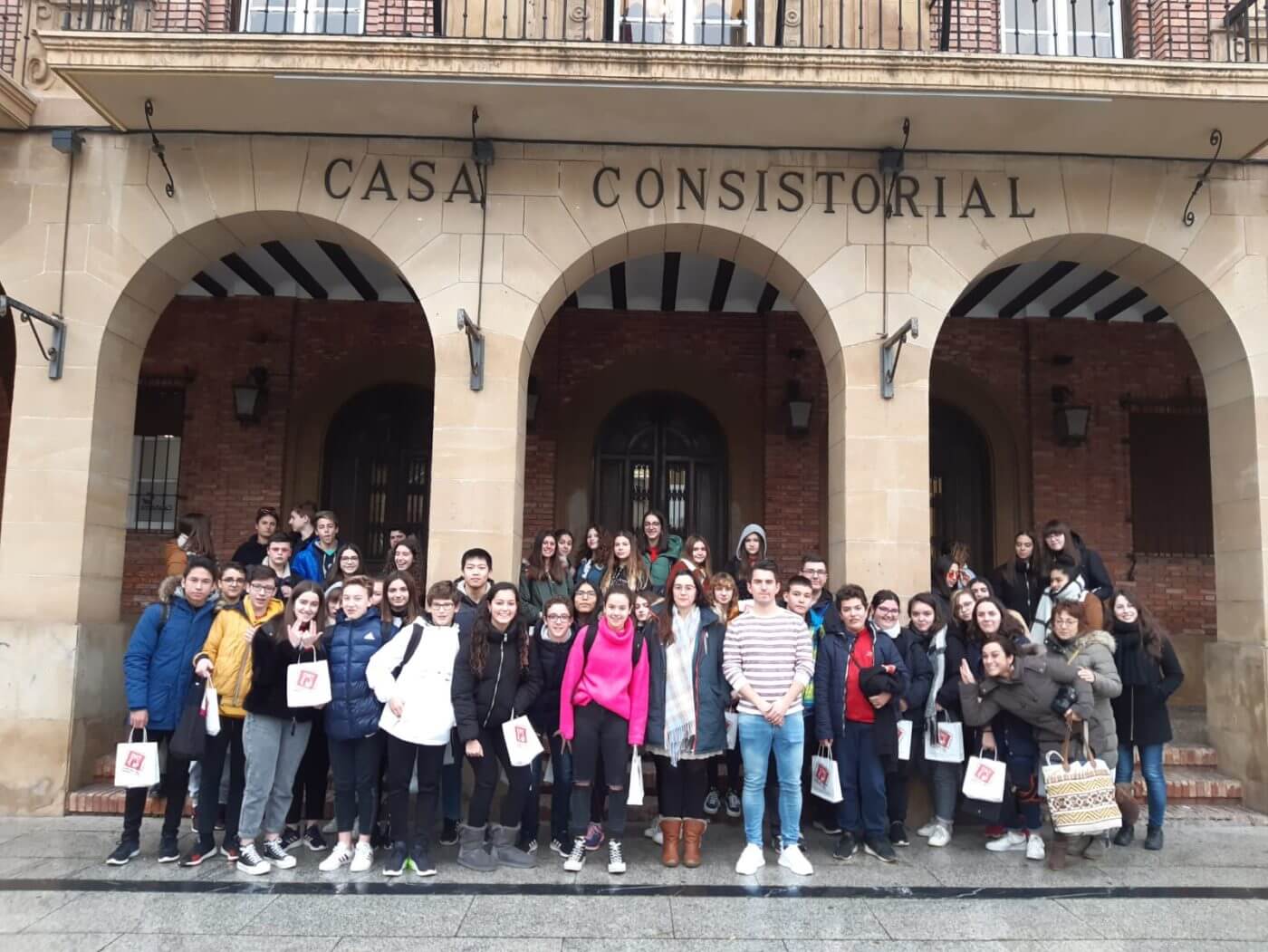 Lee más sobre el artículo Un grupo de 24 alumnos franceses participa en un intercambio con estudiantes del IES Quintiliano