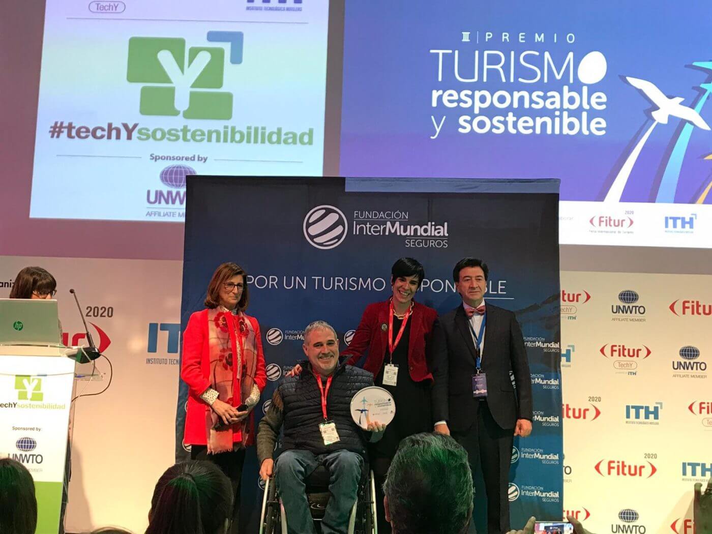 Lee más sobre el artículo El blog ‘Silleros viajeros’ gana el premio de Turismo Responsable y Sostenible en FITUR