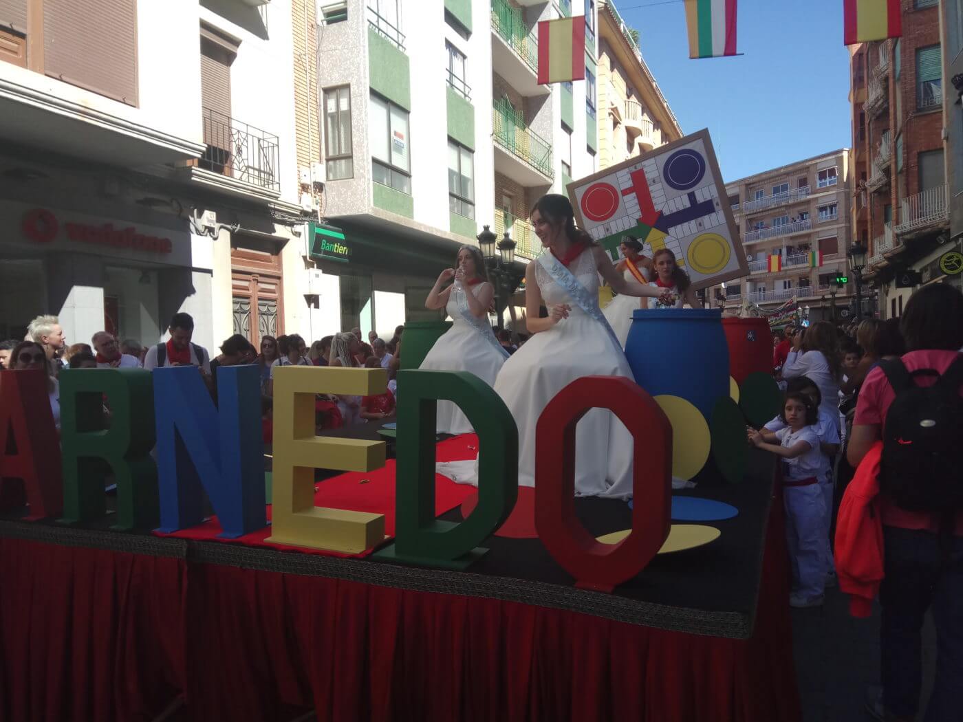 Lee más sobre el artículo El ayuntamiento de Arnedo trabaja en las bases para que se incluya la figura del Rey de las Fiestas de San Cosme y San Damián