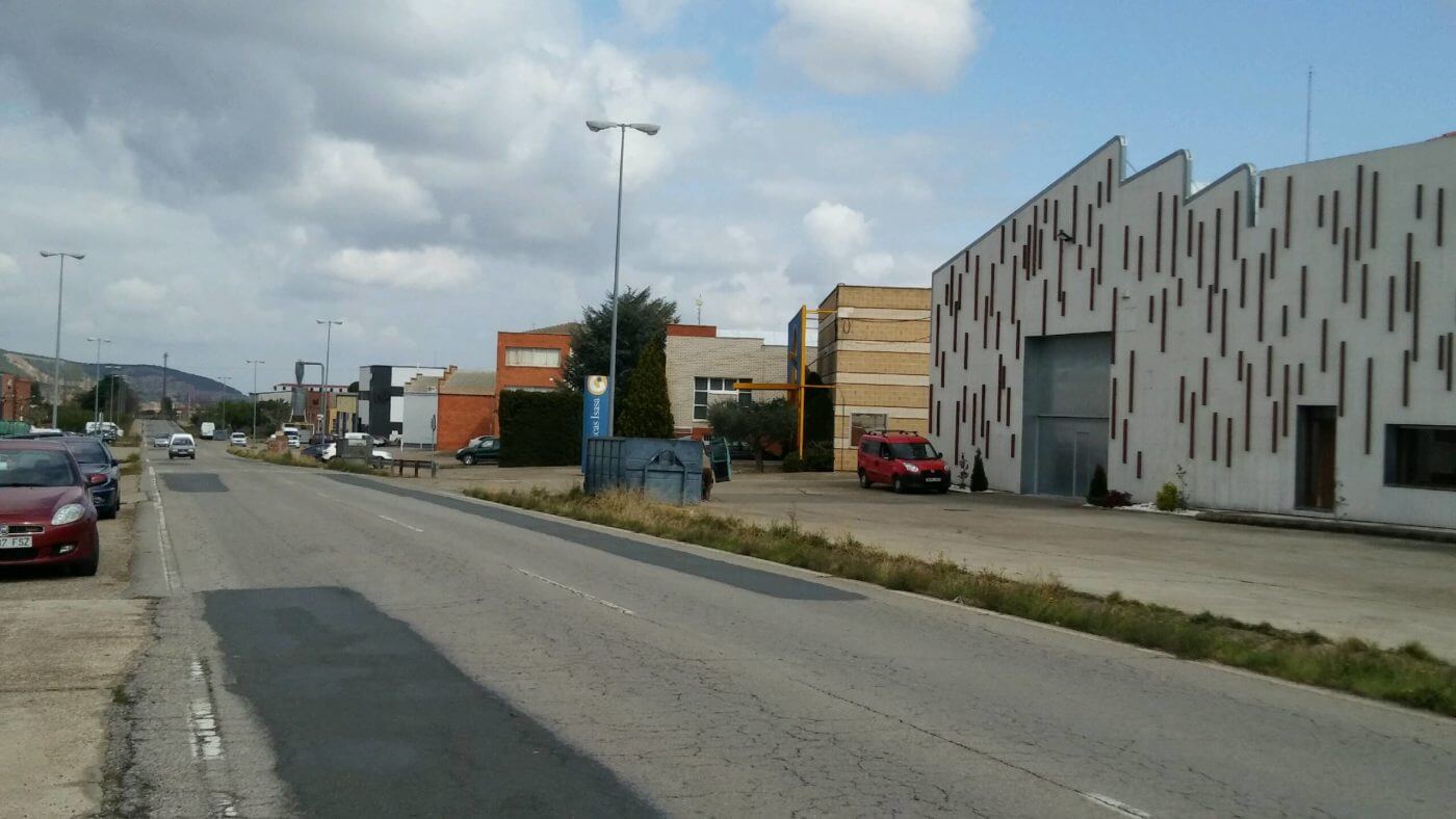 Lee más sobre el artículo Empresas de Arnedo aspiran a fabricar 75.000 batas, además de otros materiales sanitarios