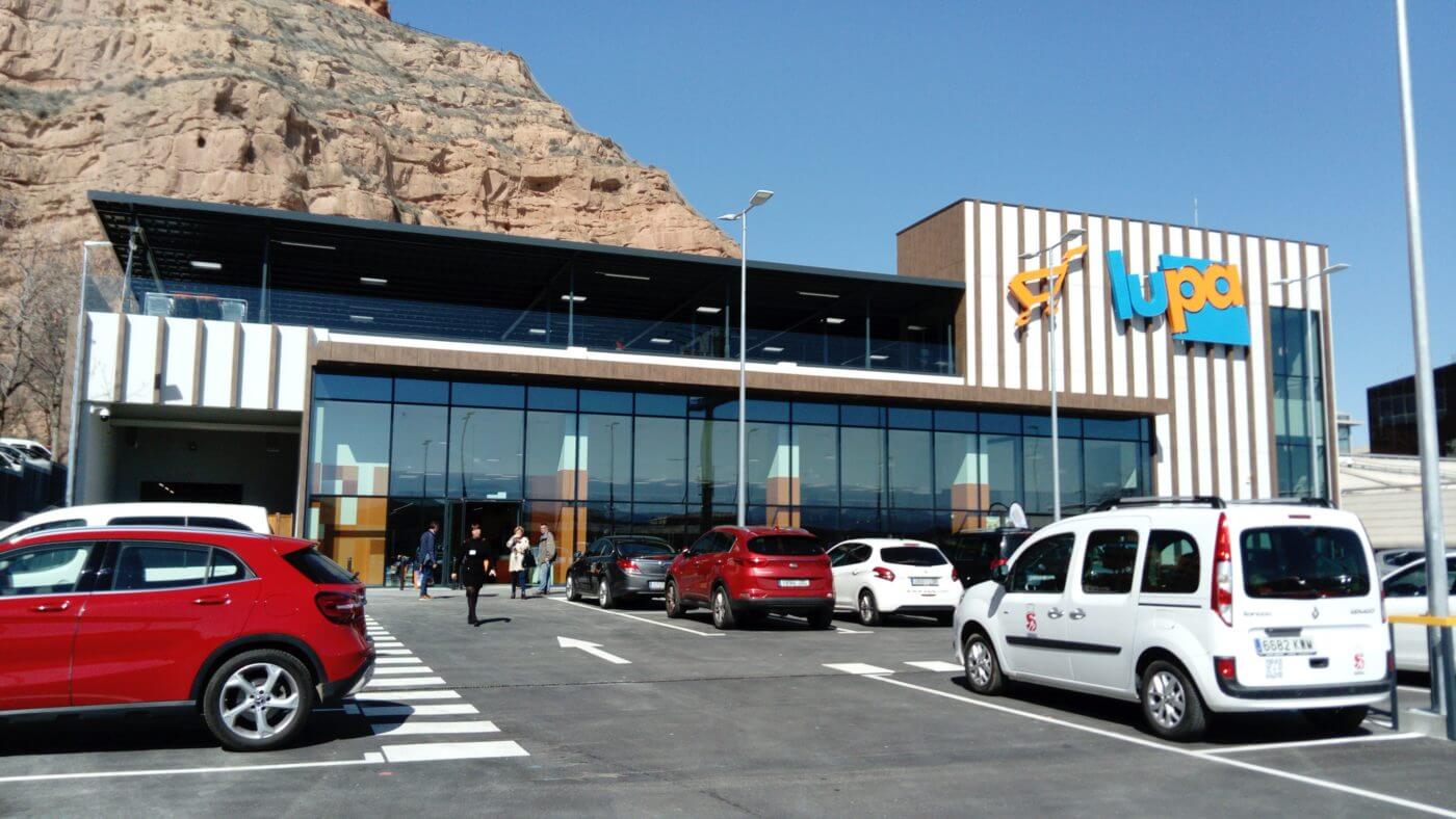 Lee más sobre el artículo La Policía Local controla los accesos a los comercios de alimentación y el Ayuntamiento garantiza la ayuda a domicilio