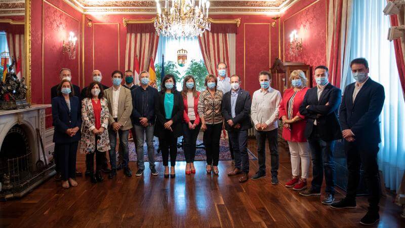 Lee más sobre el artículo El Gobierno de La Rioja firma los convenios con los municipios de más de 2.000 habitantes por 1´6 millones de euros