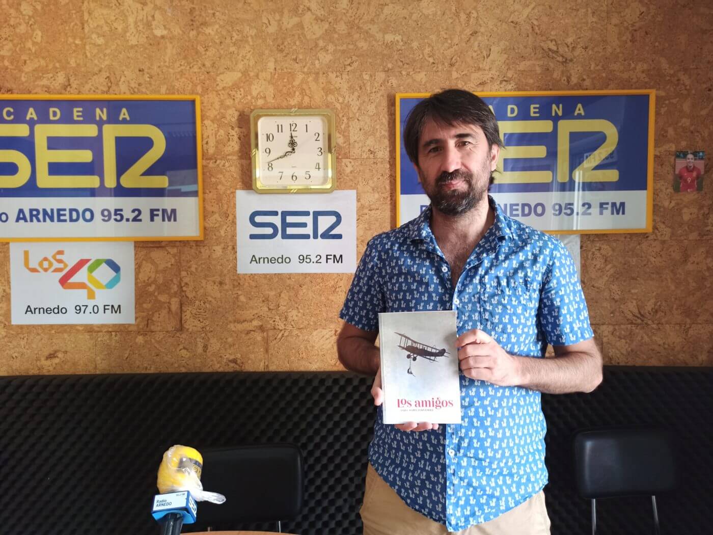 Lee más sobre el artículo El arnedano Ánjel Mari Fernández publica su primera novela, ‘Los amigos’, con el torero Diego Urdiales como «origen y centro»