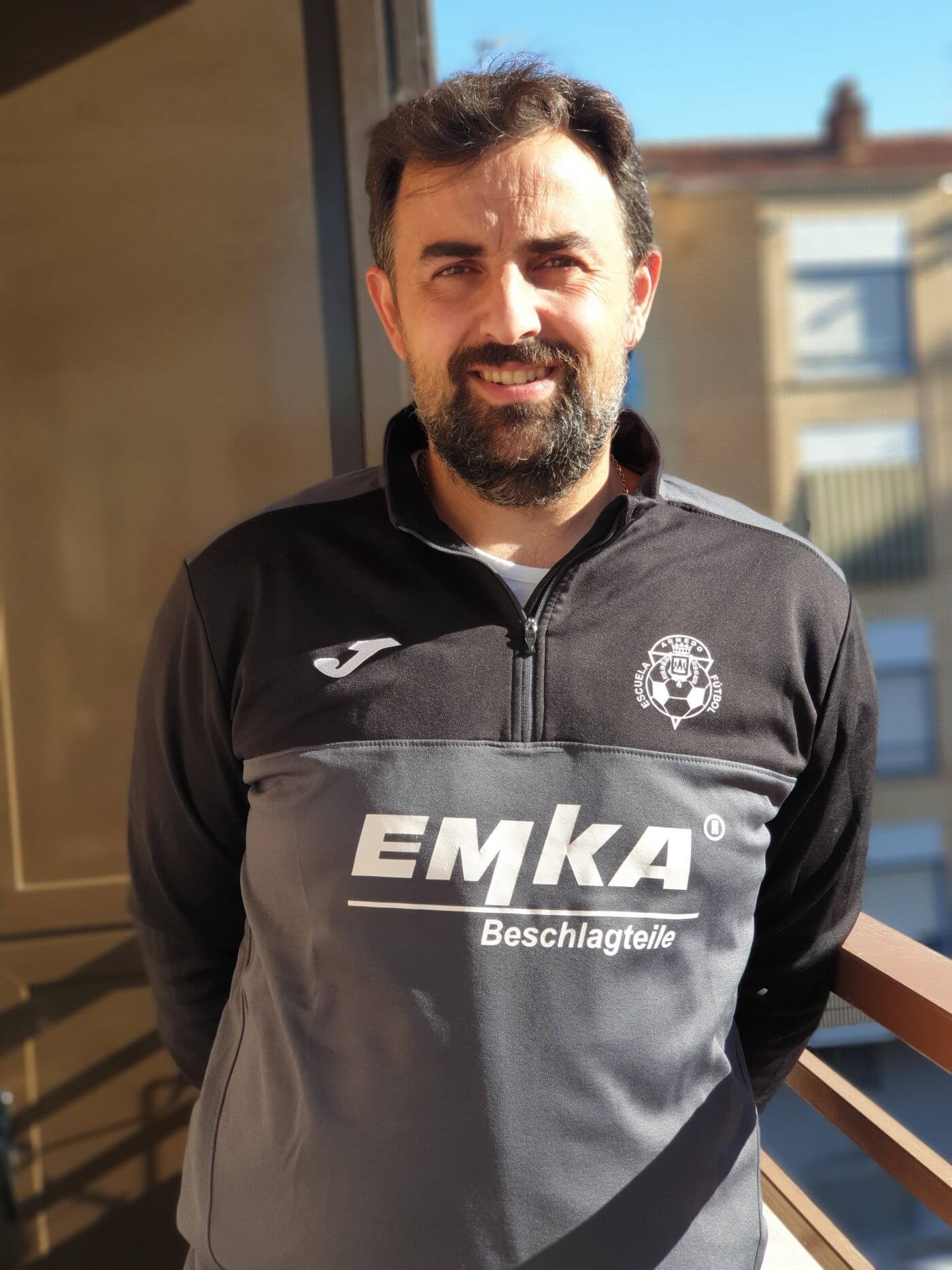 Lee más sobre el artículo Víctor Santo Iñigo sustituye a David Marín como nuevo presidente de la Escuela de Fútbol de Arnedo
