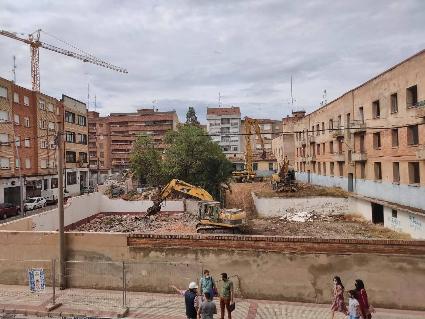 Lee más sobre el artículo Iniciado el derribo parcial del viejo cuartel de la Guardia Civil de Calahorra