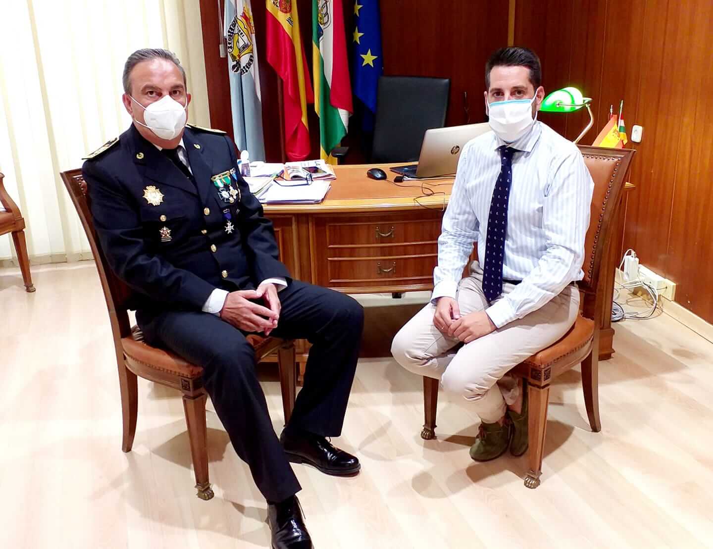 Lee más sobre el artículo El jefe de la policía local de Arnedo, José Antonio Rioja, se jubila después de 38 años de servicio público