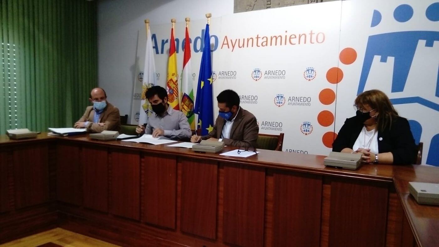 Lee más sobre el artículo Las obras en el polígono Planarresano, que comenzarán en octubre, protagonizan el protocolo de colaboración firmado hoy por el consejero de Sostenibilidad y el alcalde de Arnedo