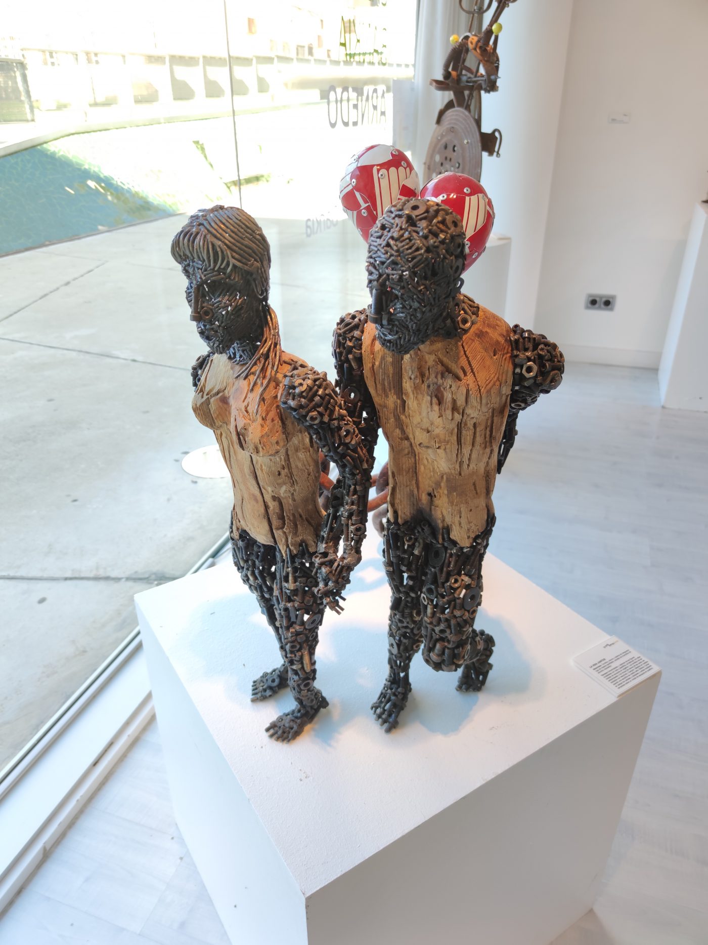 Lee más sobre el artículo El logroñés Antonio Lisón gana el XII Certamen ‘TransformArte’ con la obra «La vida juntos»