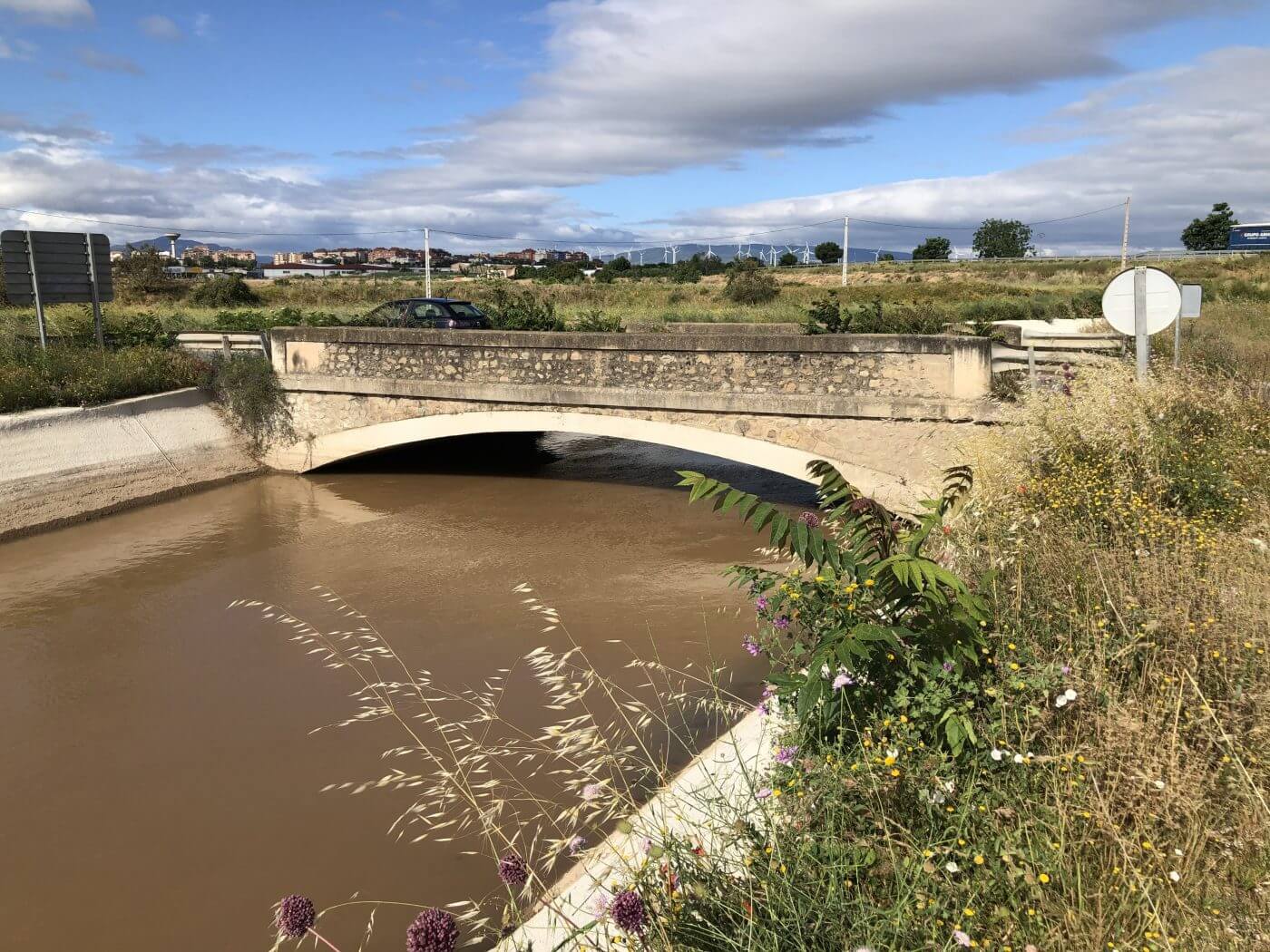 Lee más sobre el artículo El lunes 16 se cortará el tráfico en la LR-134 Calahorra-San Adrián por obras en el puente del Canal de Lodosa
