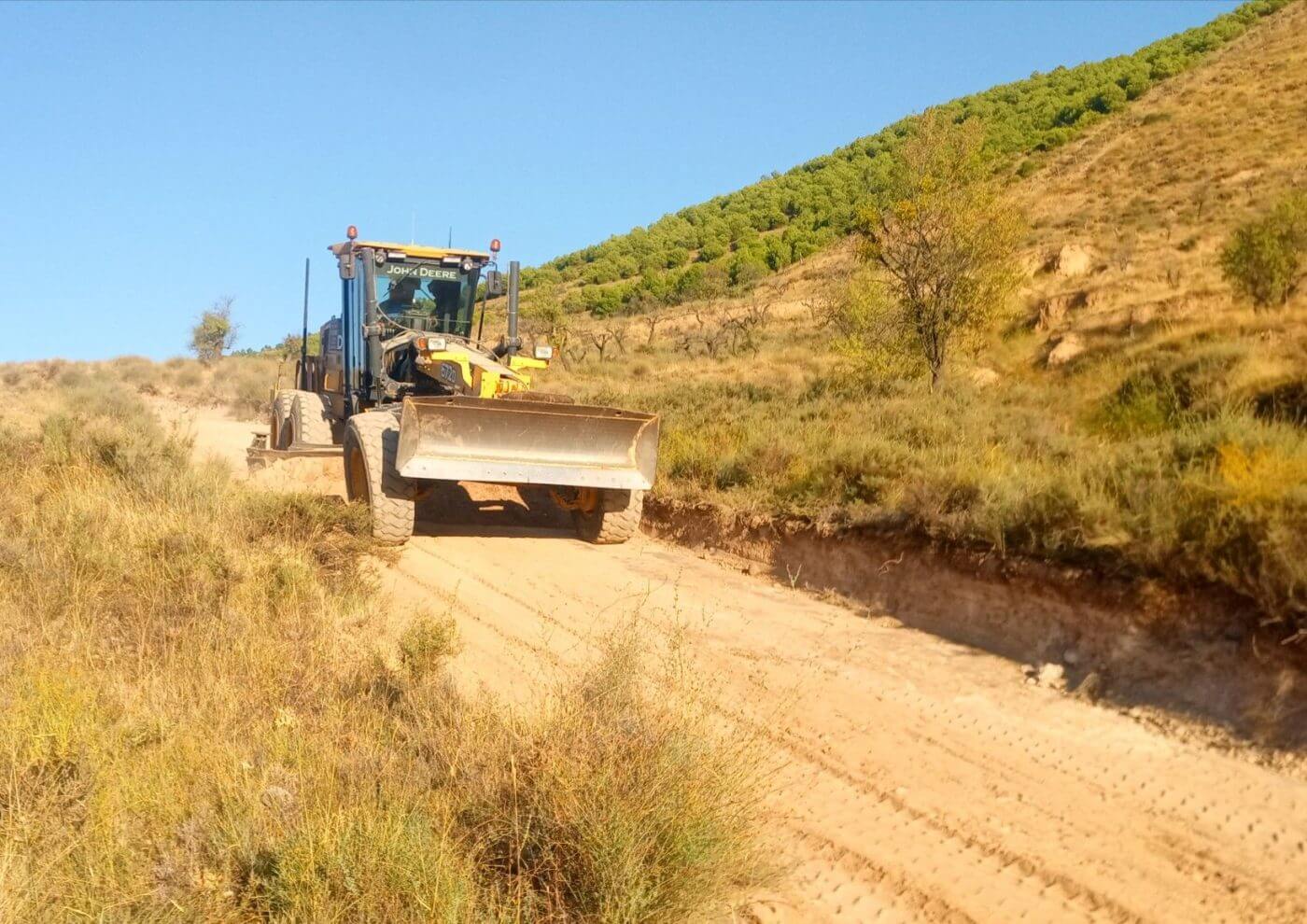 Lee más sobre el artículo El Ayuntamiento de Arnedo ha acondicionado 45 kilómetros de caminos rurales en los últimos meses