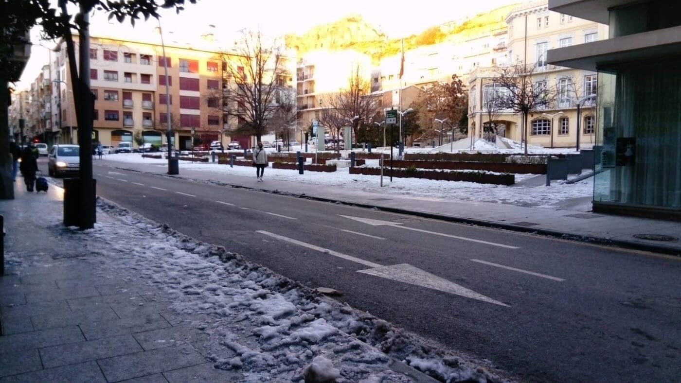 Lee más sobre el artículo En Arnedo se continúa trabajando para limpiar la ciudad tras la gran nevada del sábado provocada por la borrasca ‘Filomena’
