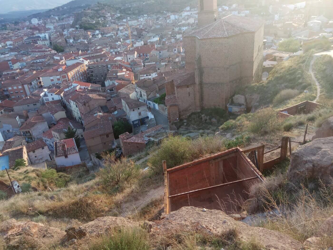 Lee más sobre el artículo El alcalde de Arnedo afirma que se está actuando en el ámbito judicial ante la situación que sufren vecinos del casco antiguo amenazados por una pareja con historial delictivo