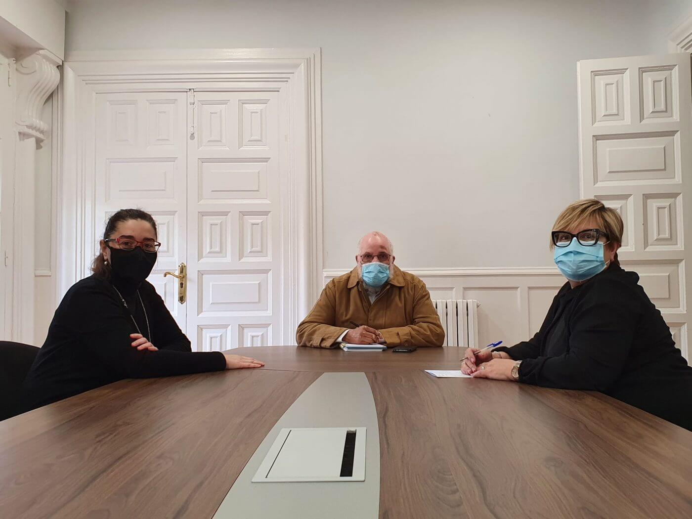 Lee más sobre el artículo El ayuntamiento de Calahorra recibe al delegado saharaui para La Rioja