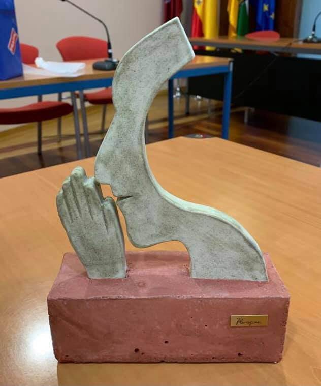 Lee más sobre el artículo El artista José Ángel Tarragona dona al ayuntamiento de Alfaro tres esculturas de homenaje a las víctimas de Covid y sanitarios
