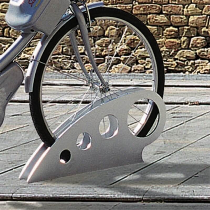 Lee más sobre el artículo El ayuntamiento de Calahorra aprueba la compra de cien aparcabicis para su instalación por toda la ciudad