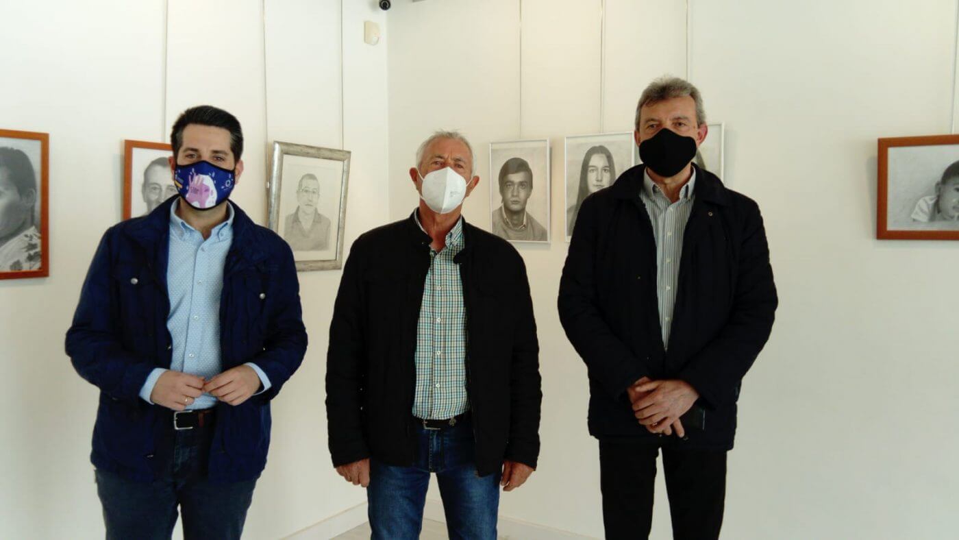 Lee más sobre el artículo El Centro Fundación Caja Rioja de Arnedo acoge exposición solidaria a beneficio del centro social que dirige el misionero arnedano Nicolás Pérez-Aradros