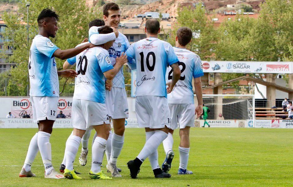 Lee más sobre el artículo El CD Arnedo asegura su pase a cuartos del play-off de ascenso a Segunda B tras ganar al Yagüe