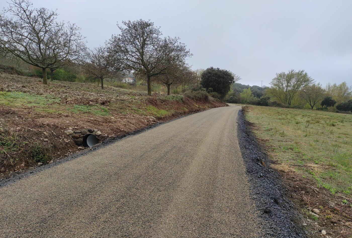 Lee más sobre el artículo Finalizan las obras de mejora del camino que conecta Las Ruedas de Ocón y la balsa de San Julián