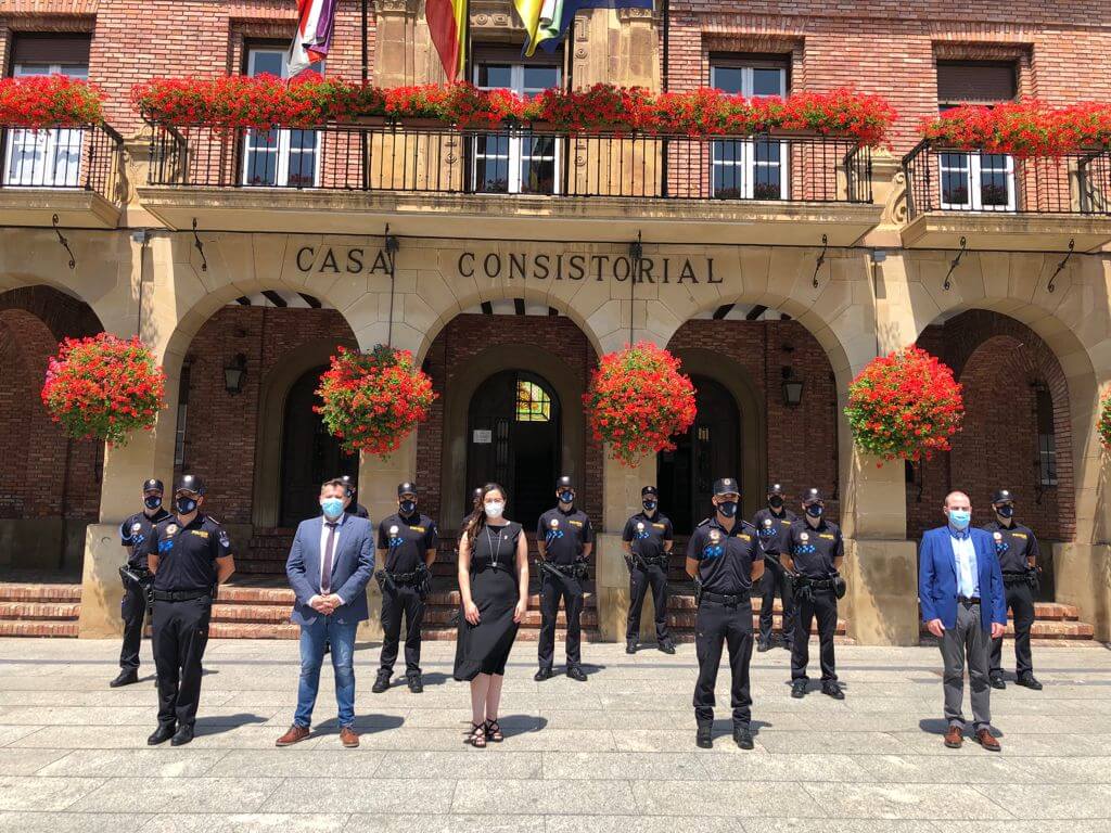 Lee más sobre el artículo Nueve efectivos toman posesión como nuevos agentes de la Policía Local de Calahorra