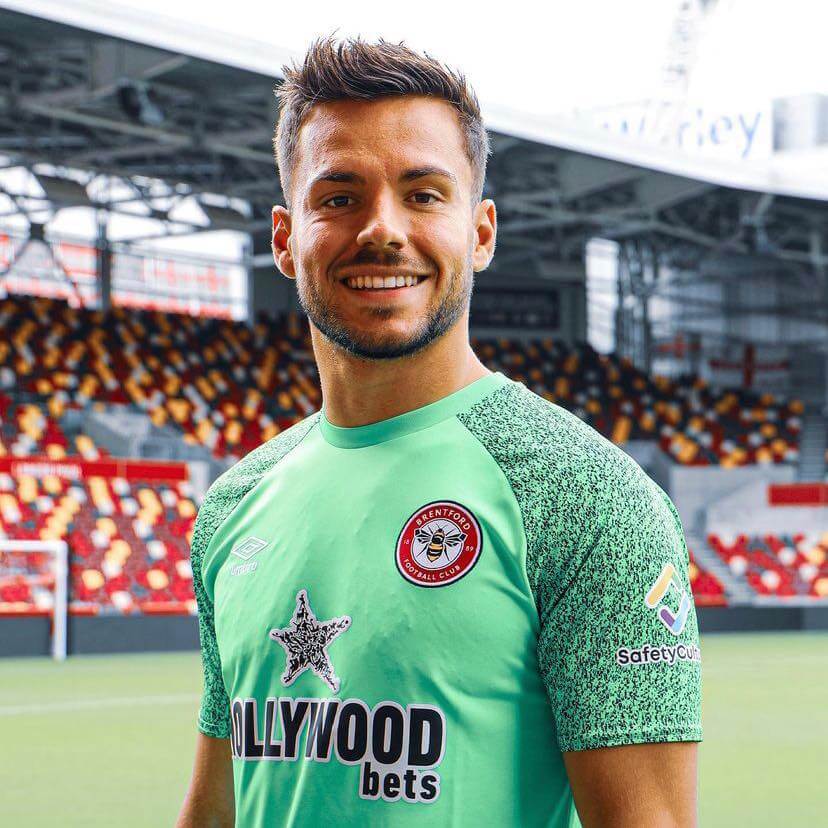 Lee más sobre el artículo El portero arnedano Álvaro Fernández jugará esta temporada en el Brentford FC de la Premier League inglesa