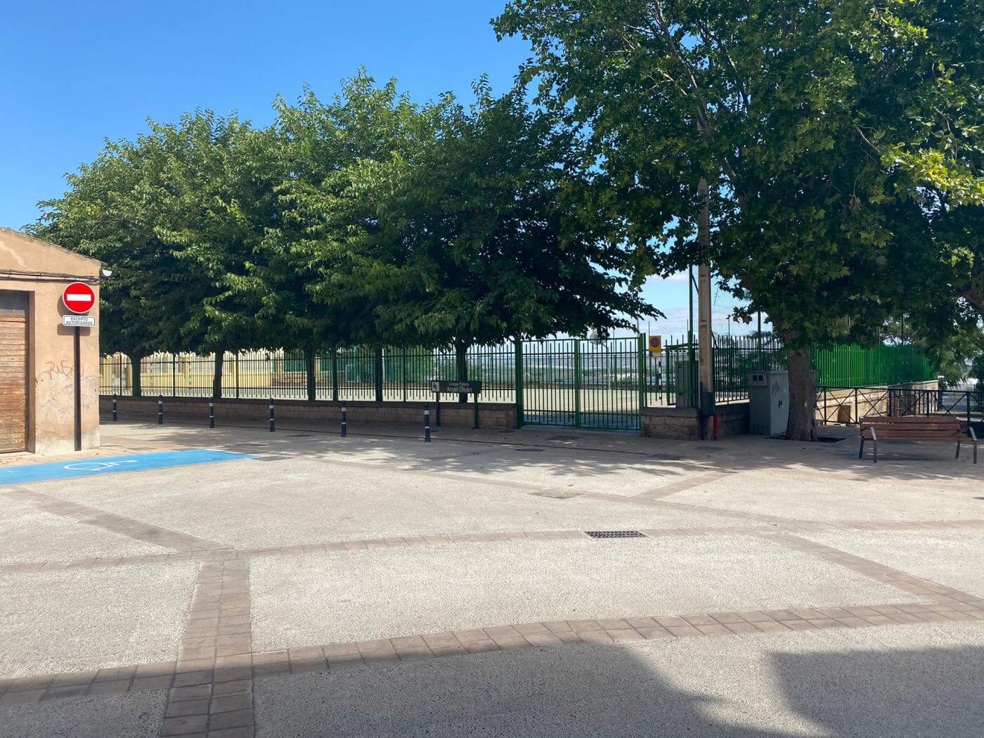 Lee más sobre el artículo La calle Eras de Calahorra se abre al tráfico tras finalizar sus obras de urbanización