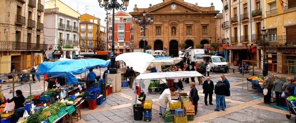 Lee más sobre el artículo El mercadillo semanal de Calahorra volverá a partir del jueves 7 de octubre a las calles Mártires, Grande, Cavas y plaza del Raso