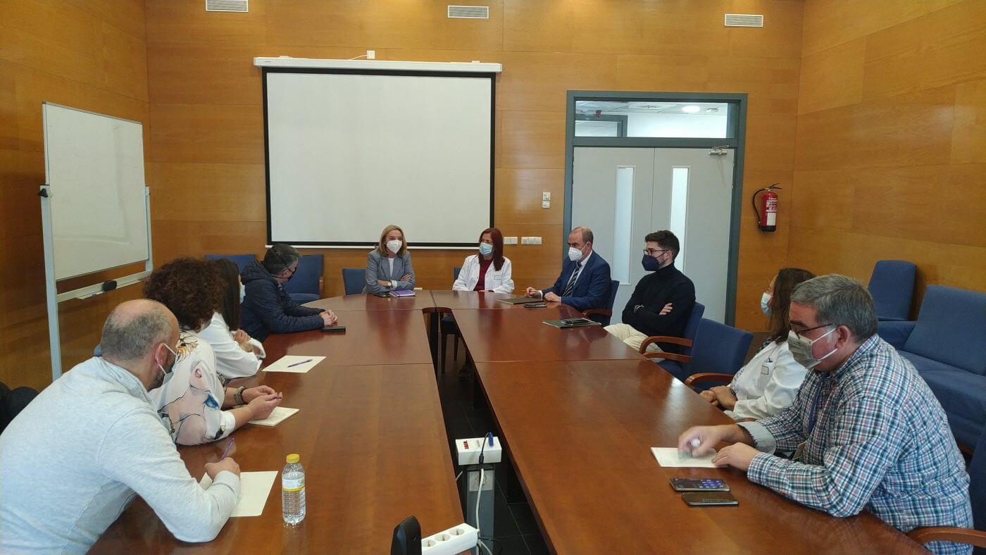 Lee más sobre el artículo Somalo reitera a los profesionales del hospital de Calahorra el compromiso del gobierno para que su integración en el SERIS sea efectiva esta legislatura