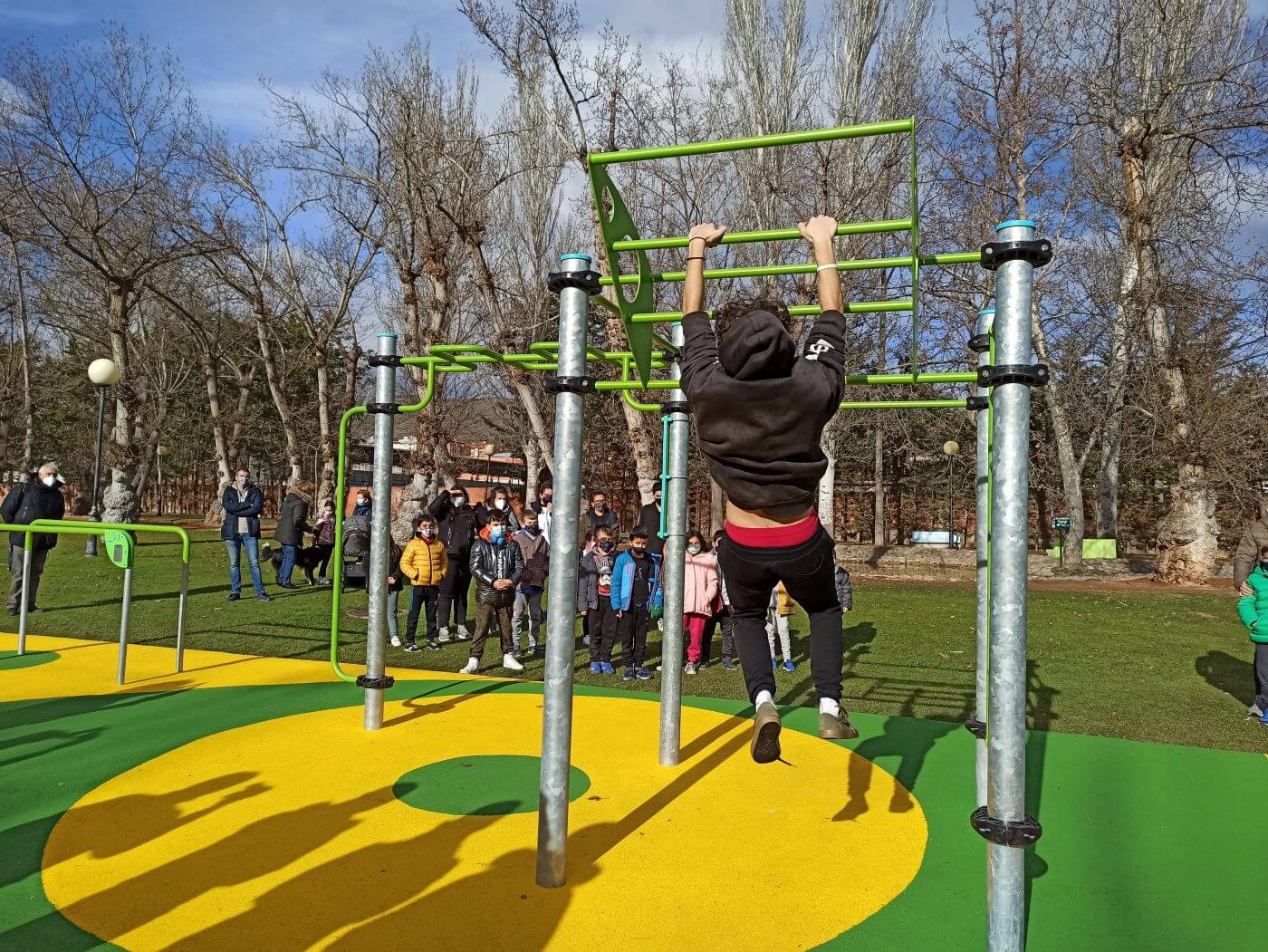 Lee más sobre el artículo Inaugurado un parque de calistenia en el parque del Cidacos de Arnedo en el que se han invertido 18.200 euros