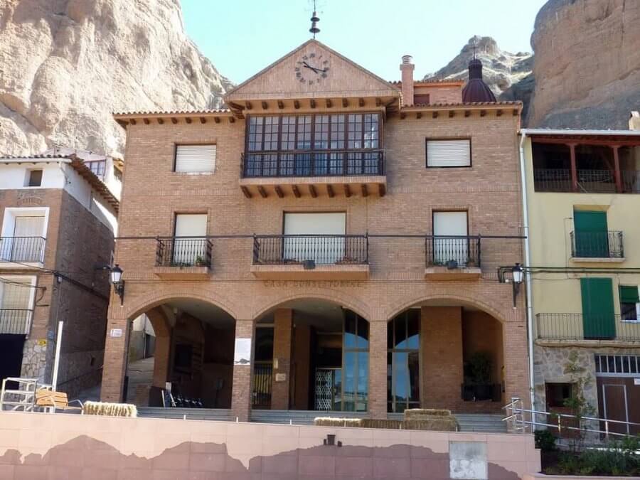 Lee más sobre el artículo El presupuesto del Ayuntamiento de Quel contempla el traslado de la báscula municipal y la mejora de los accesos al centro médico