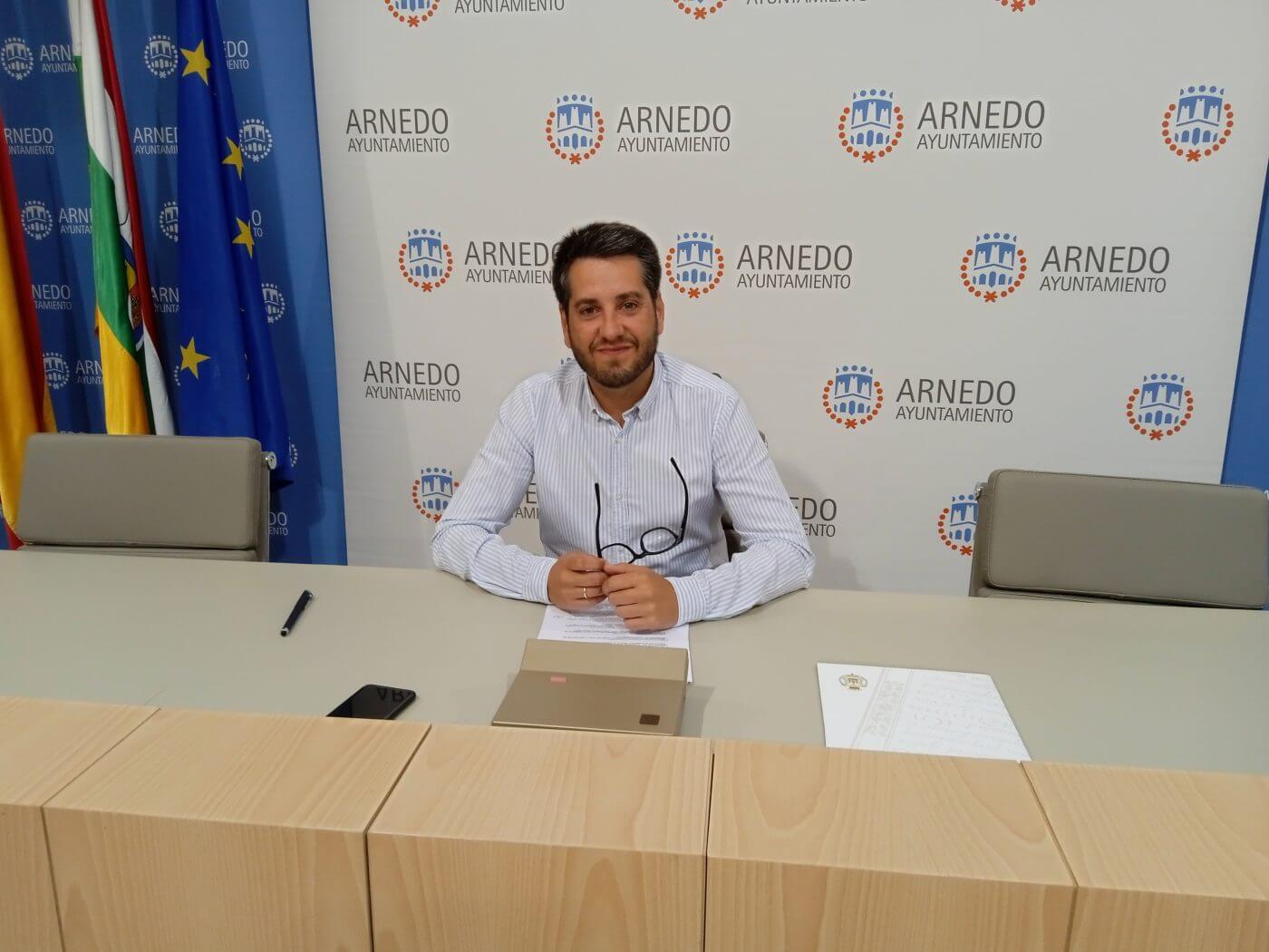 Lee más sobre el artículo El alcalde de Arnedo desmiente al Sindicato Riojano de Policías y Funcionarios y niega falta de medios en la Policía Local