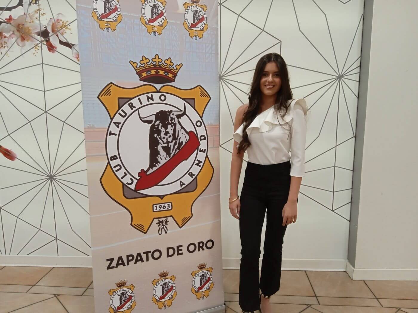 Lee más sobre el artículo Pilar Arnedo Martínez-Losa será la Maja 2022 del Club Taurino Arnedano