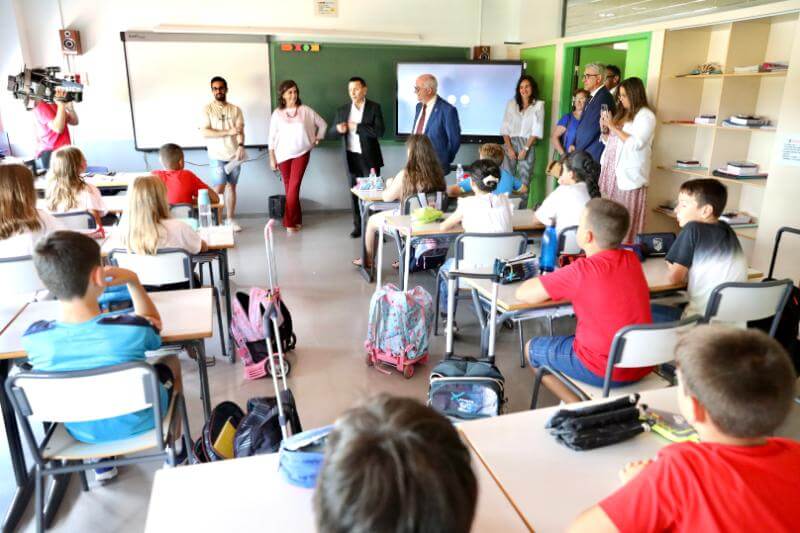 Lee más sobre el artículo Andreu y Uruñuela inauguran oficialmente el curso en el CEIP Miguel Ángel Sáinz de Aldeanueva de Ebro, que en 2023 contará con una escuela infantil para niños de 0 a 3 años