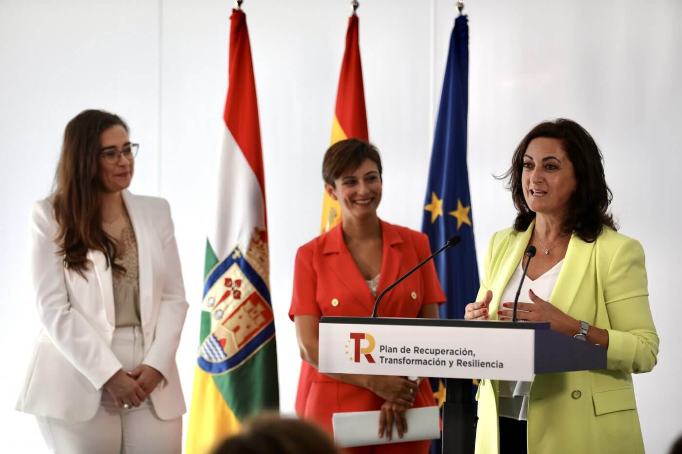 Lee más sobre el artículo La ministra de Política Territorial anuncia en Calahorra nuevas subvenciones para la digitalización de las entidades locales de entre 20.000 y 50.000 habitantes