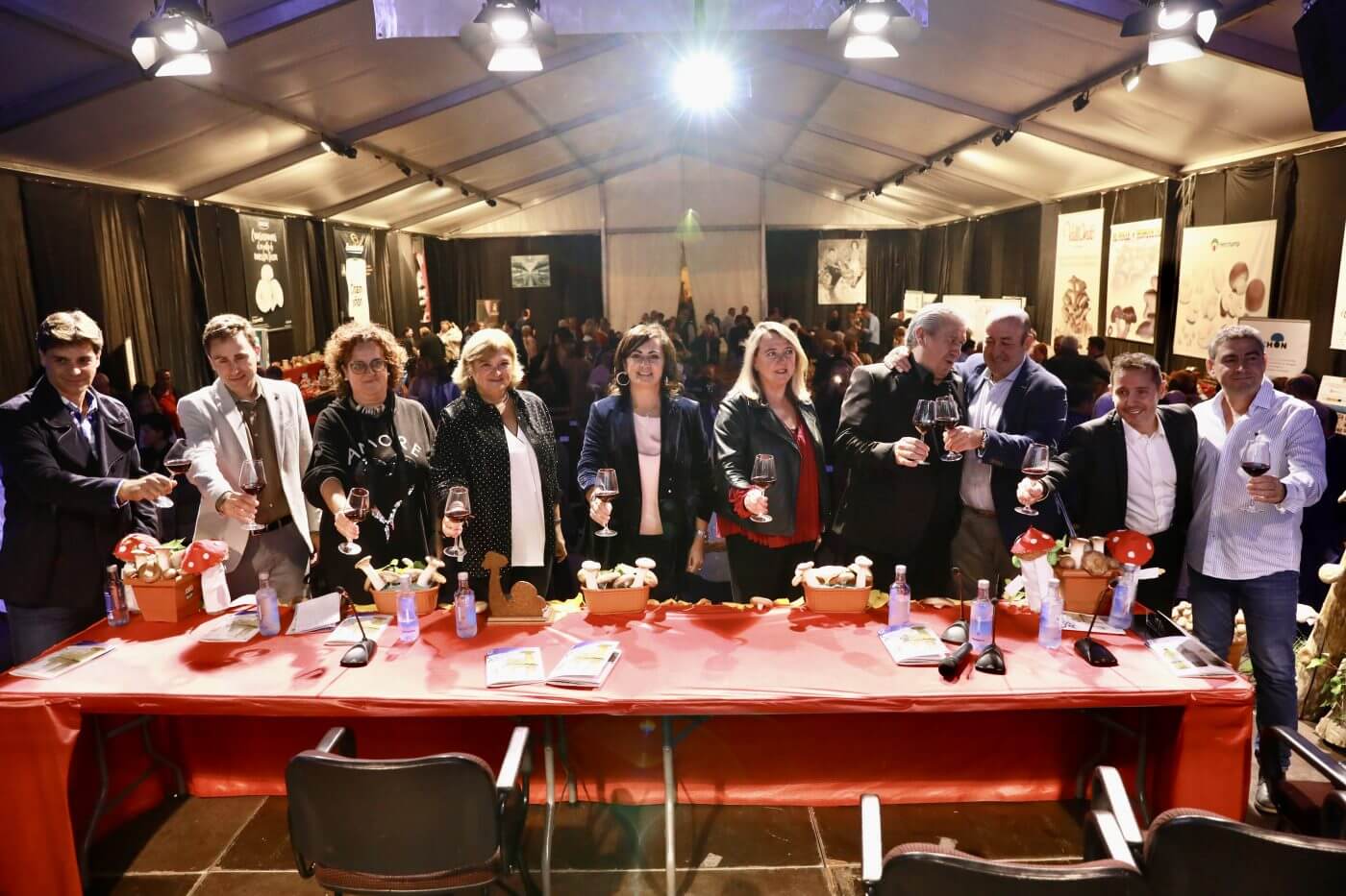 Lee más sobre el artículo Andreu afirma que el Gobierno de La Rioja apoyará la reconversión total del sector del champiñón