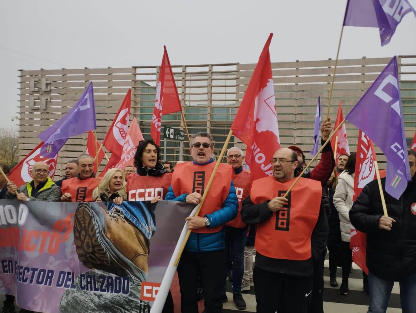 Lee más sobre el artículo Los sindicatos del sector del calzado continúan con sus movilizaciones ante la falta de acuerdo para la renovación del convenio colectivo