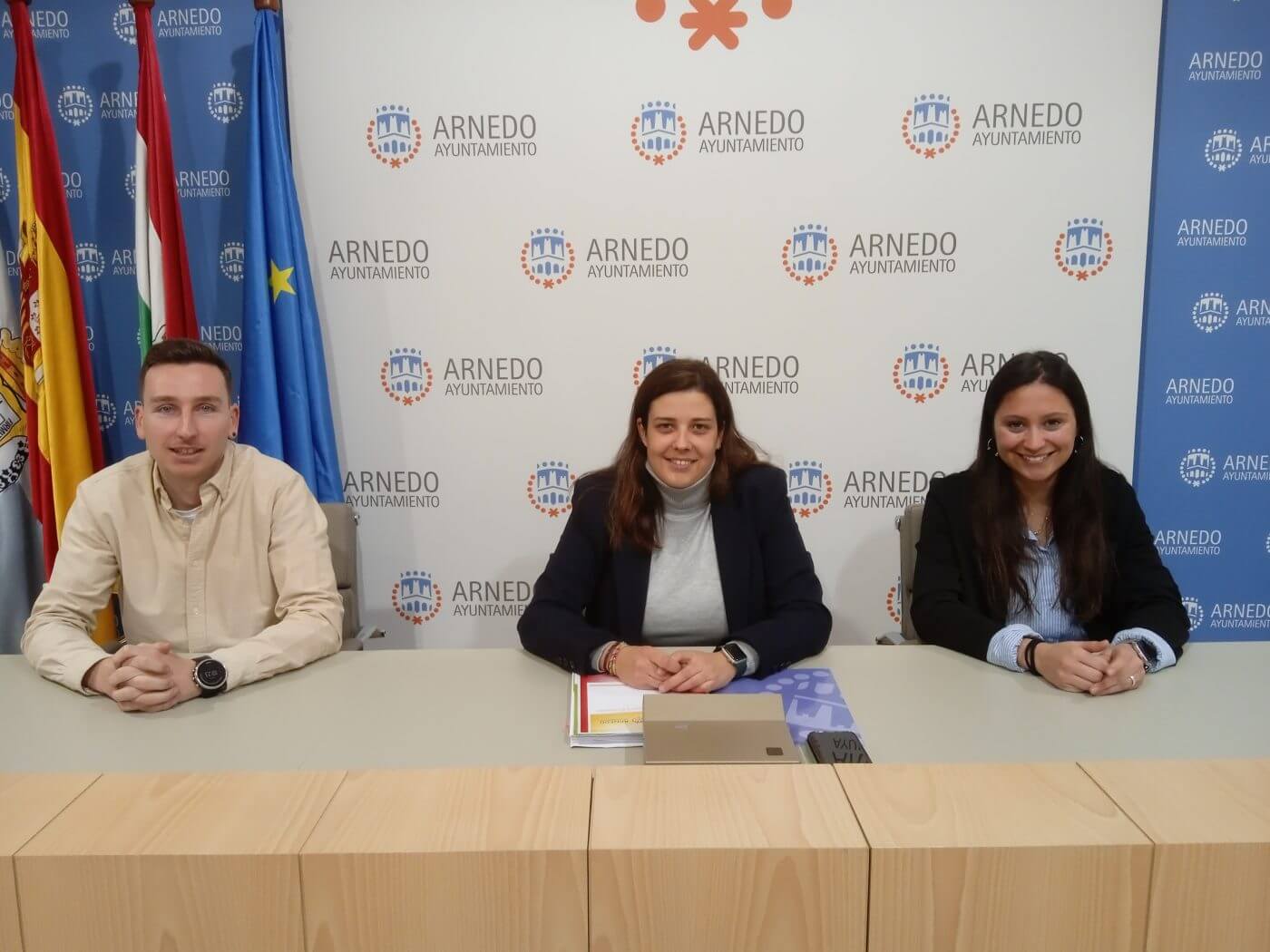 Lee más sobre el artículo El ayuntamiento de Arnedo ofrece un nuevo servicio de asesoramiento en ayudas de fondos europeos y renueva el de acompañamiento en nuevas tecnologías